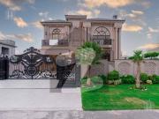 Most elegant modern design luxury bungalow for sale in...