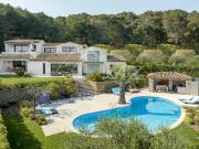 MOUGINS Magnifique villa contemporaine vue mer