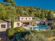 MOUGINS: Proche du village une spacieuse villa avec vues...