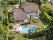 MOUGINS ST BASILE AU CŒUR D’UN DOMAINE FERME RECHERCHE