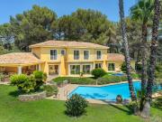 Mougins, superbe néo provençale dans un domaine fermé...