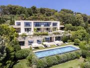 MOUGINS: Superbe villa de luxe avec vue mer