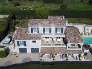 MOUGINS Villa vue mer avec 9 chambres à proximité...