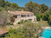 MOUGINS – VUE PANORAMIQUE MER & VILLAGE – PROPRIÉTÉ DE...