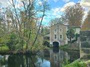 Moulin rénové avec goût et ses jolis volumes