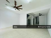 Mount Austin Living: 2 Storey Terrace with 4 Beds, 3...