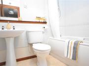 Mountview Gardens, Rosemount. 2 bed flat to rent £875...