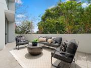 Move In Immediately Rare Courtyard Opportunity A must...