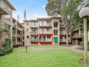 MOVE IN READY: BEAUTIFULLY UPDATED UNIT FOR SALE