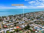 Move In Ready Immaculate Unit in Prime Location Move In Ready Immaculate Unit in Prime Location