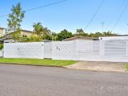 Move In Ready + Room for Boat or Caravan!