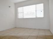 MOVE IN READY UNIT IN CENTRAL GLADSTONE!