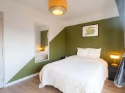 Move into this 11 m² room within Bacalan