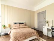 Move into this 15 m² coliving room in the heart of...