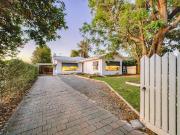 MOVE STRAIGHT IN & ENJOY