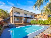 Multi Living in Prime Lighthouse Beach Location