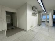 Multifunktionaler Raum mit Tageslicht