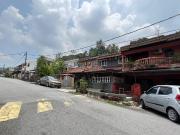 Paling Murah Facing Playground Reno 2 stry House Ampang