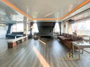 MUY AMPLIO DEPARTAMENTO CON EXCELENTES VISTAS