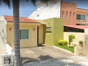 MUY BONITA PROPIEDAD UBICADA EN LA COLONIA FLUVIAL...