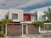 MUY BONITA PROPIEDAD UBICADA EN LA COLONIA FLUVIAL...