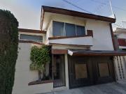 MUY BONITA PROPIEDAD UBICADA EN LA COLONIA VILLA...