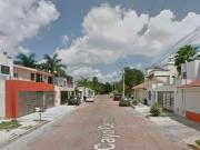 Muy bonita y amplia casa con alberca en Cancún