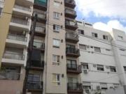 Muy buen departamento de 2 ambientes con cochera. Banfield E