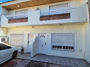 Muy buen Duplex 2 dorm y cochera descubierta. Banfield E