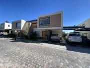 Muy buena casa de venta ubicada dentro de Urbanización...