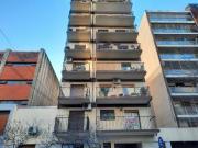 Muy Comodo 2 ambientes. Lateral MUY LUMINOSO!