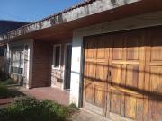 Muy lindo chalet de cuatro ambientes en venta con...