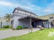 Muy lindo y original chalet, sobre lote de 310 m2