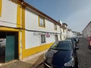 Na Zona histórica de Vila Viçosa, Imóvel composto de...