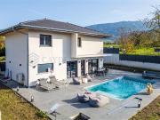 Nachbarland Frankreich, Neue freistehende Villa mit...