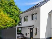 Nachhaltig & stilvoll: Neubau Doppelhaushälfte mit...