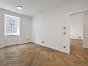 Nächst Schlossquadrat und U4: Sanierter Drei Zimmer...