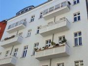 Nahe Boxhagener Platz: vermietete, ruhige ETW im Altbau...