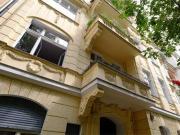 Nahe Markusplatz: vermietete ETW mit Süd Loggia im Altbau