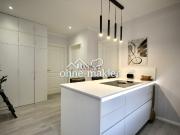 Nahe Schloss Bellevue: Luxus Küche, Balkon, Aufzug