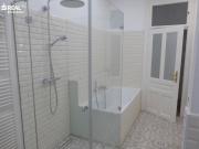 Nahe Stadtpark Design Altbau mit kleinem Balkon...