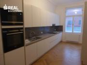 Nahe Stadtpark Design Altbau mit kleinem Balkon...