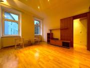 Nähe U6 und AKH Wien separate Küche 1. Stockwerk Nähe...