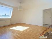 Nähe VET.MED.UNI und DONAUZENTRUM U1 = 2 Zimmer DG...