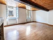 Nantes Centre ville: Grand studio de caractère