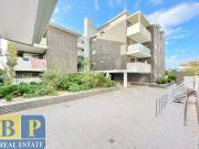 Natural Light Modern Apartment