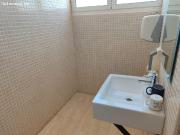 NAVE INDUSTRIAL CON AMPLIAS OFICINAS Y 500M2 DE NAVE DIAFANA