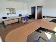 Nave industrial con oficinas