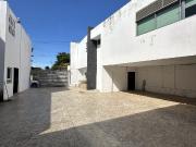 Nave industrial con oficinas en renta Chuburna