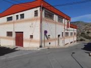 Nave Industrial, en planta baja y planta primera,...